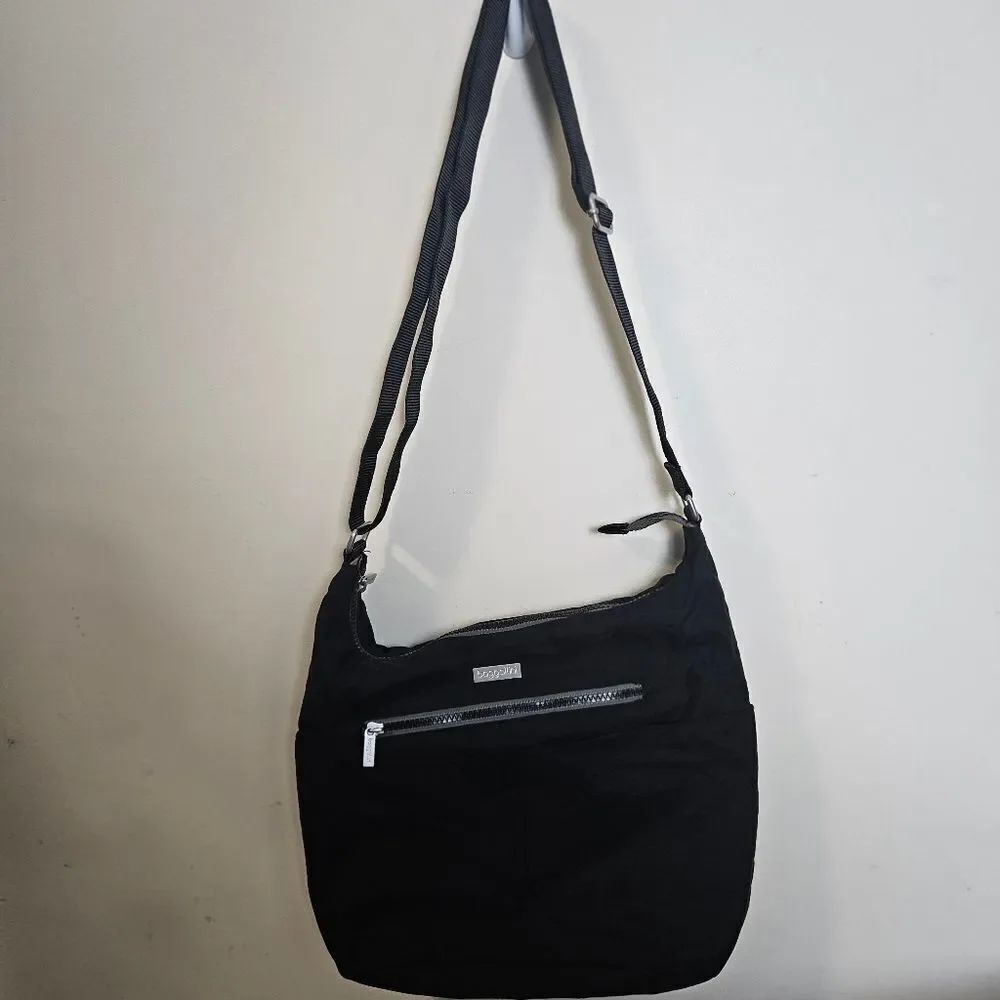 Baggallini Hobo Tote Bag Crossbody Purse Nylon Satchel Black Pocket Vacation Zip